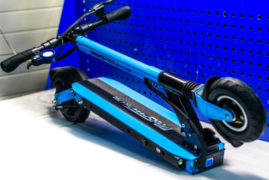 Elektrosamokat-MaxSpeed-mini4-Pro-1